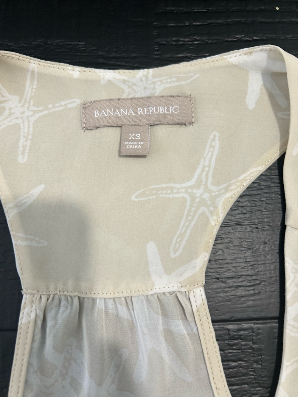 Banana Republic Cream Tank with White Starfish Print - Picture 4 of 5